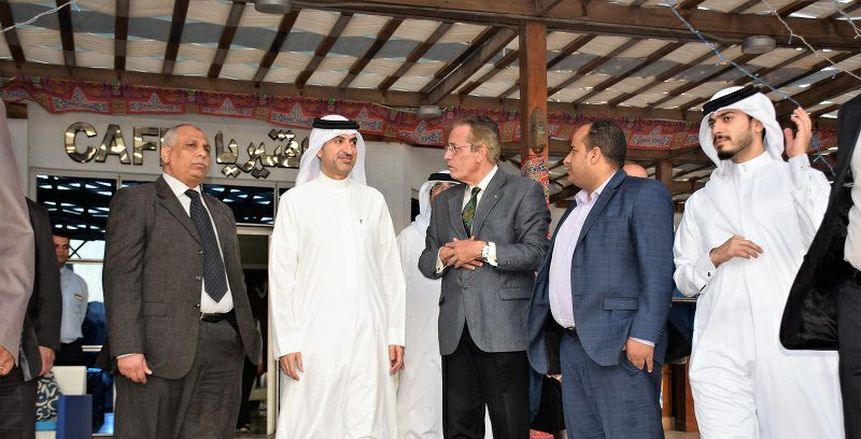 جولة تفقدية لوزير الرياضة البحريني في المركز الأولمبي بالمعادي