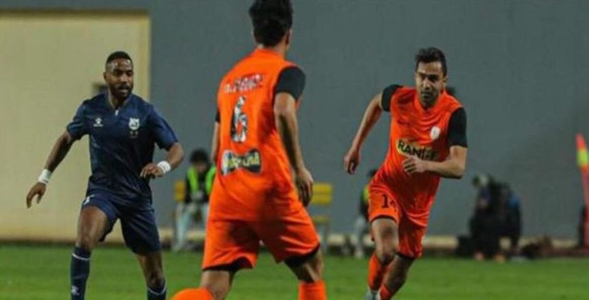 لمسة يد تمنح فاركو ركلة جزاء غريبة.. ماذا كان يريد لاعب تليفونات بني سويف؟ (فيديو)