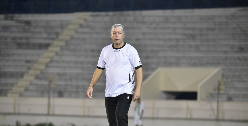 محمد عمر يطالب بإعفائه من تدريب صحم العماني.. والنادي يدرس موقفه
