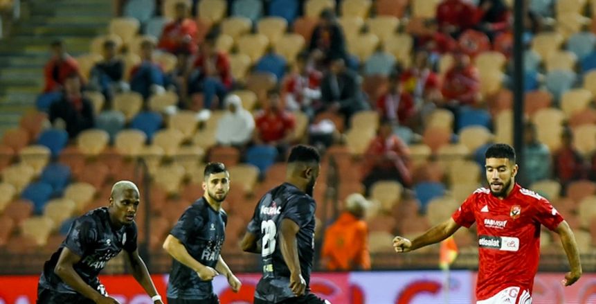 لجنة الحكام تحسم الجدل بشأن هدف قندوسي في مباراة الأهلي وفاركو