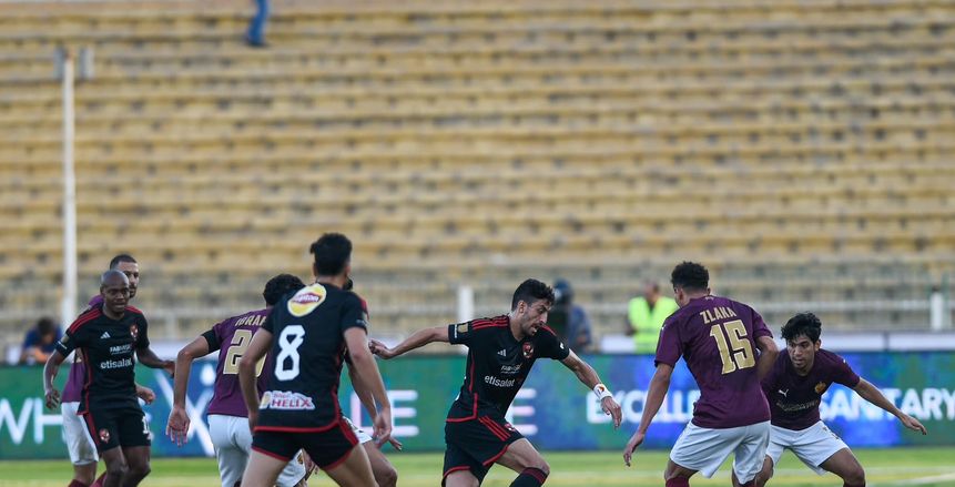 لاعب سيراميكا يكلف الأهلي 3 بطاقات صفراء في الشوط الأول بدوري نايل