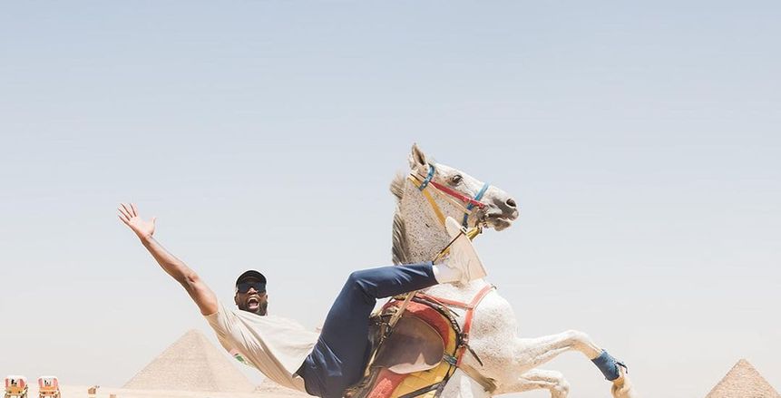 الأسطورة دوين ويد يستمتع بإجازته في مصر ويزور عددًا من المعالم السياحية