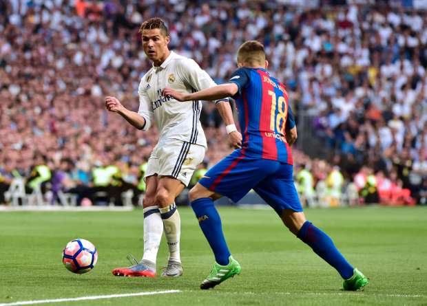 كلاسيكو الأرض| ميسي يخطف ريال مدريد في الوقت القاتل ويشعل صراع الليجا