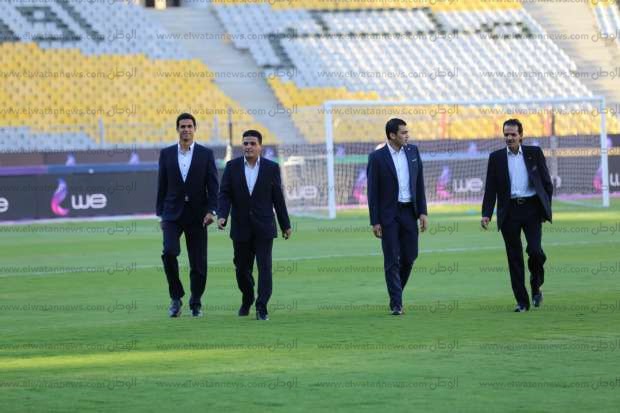 بالصور| وصول الزمالك إلى برج العرب