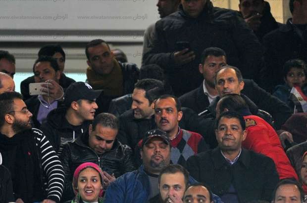 بالصور| علاء وجمال مبارك في مباراة مصر وتونس