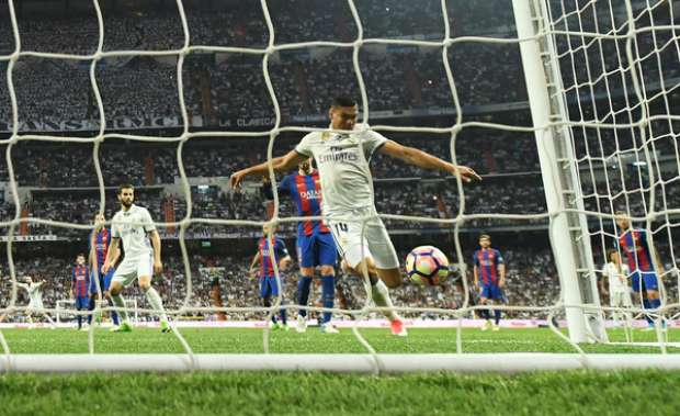 كلاسيكو الأرض| صور ميسي وفرحة برشلونة وحسرة ريال مدريد