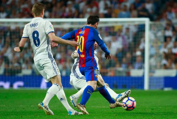 كلاسيكو الأرض| صور ميسي وفرحة برشلونة وحسرة ريال مدريد