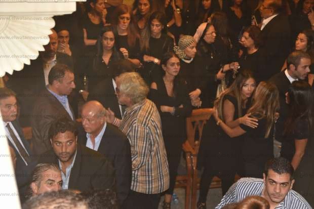 بالصور| تواجد نجوم الرياضة في عزاء زوجة مصطفى عبده