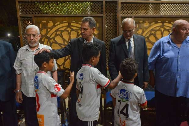 «الخطيب وشحاتة» على رأس الحاضرين لعزاء عبد الرحيم محمد