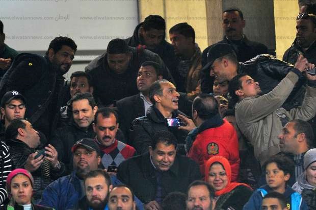 بالصور| علاء وجمال مبارك في مباراة مصر وتونس